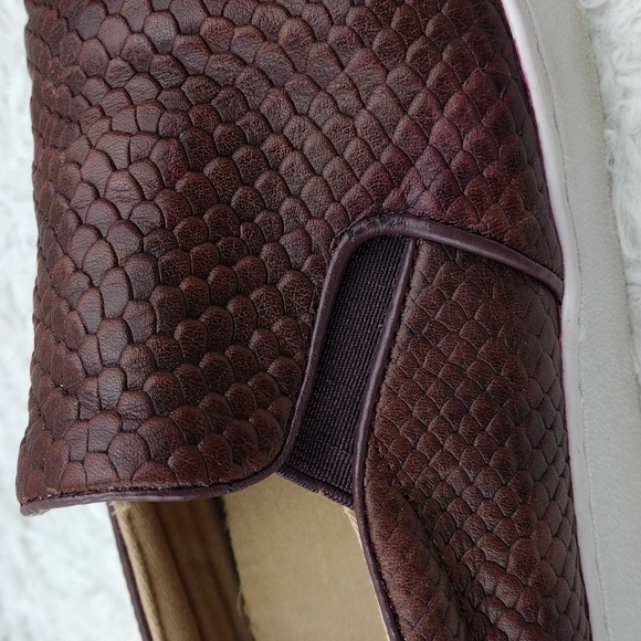 Vionic Midi Burgundy Snakeskin Leather Round Toe Platform Slip On Loafer Shoe - Picture 12 of 16